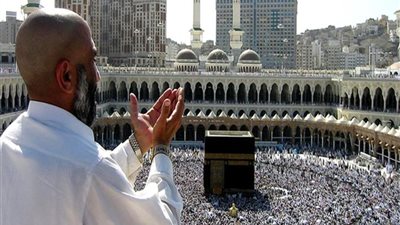 الوادي الجديد توفر أتوبيسين لنقل الحجاج لمطار الأقصر بالمجان