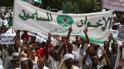 محلل سياسي: الإخوان يعيشون دائما في أجواء عكرة