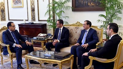 مدبولي يتفق مع شركة ألمانية عاملة في مجال النفط لزيادة استثماراتها