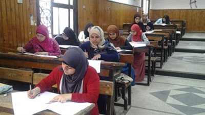 ٧٣٤ طالبا يتقدمون لاختبارات القدرات بنوعية عين شمس