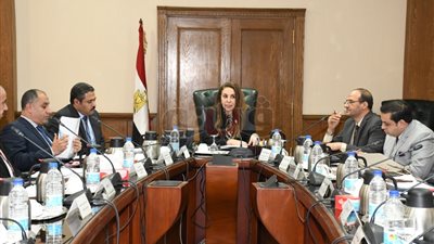 التخطيط: القيادة السياسية تضع قضية الإصلاح الإداري على قمة أولويات الدولة