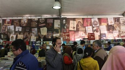 بالصور.. تفشي الطبقية في معرض الكتاب