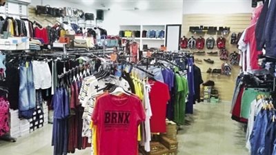 «الملابس الجاهزة»: 20% مبيعات الملابس الصيفية قبل انطلاق الأكازيون