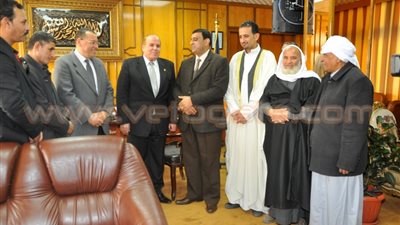 بالصور.. القومي للقبائل العربية يكرم رئيس جامعة قناة السويس
