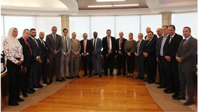 البورصة المصرية وبنك التنمية الأفريقي يبحثان تطوير أسواق رأس المال على مستوى القارة السمراء