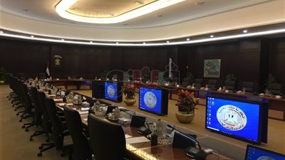 تفاصيل أول اجتماع للحكومة بالمقر الجديد في العلمين.. مدبولي يرحب بالوزراء.. ويؤكد: مشروعات المدينة إنجاز عظيم.. إطلاق منظومة التحول الرقمي أغسطس المقبل.. ونستهدف تحقيق معدل نمو بنسبة 6% (فيديو وصور)