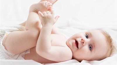 6 نصائح يجب اتباعها مع طفلك لحمايته من الالتهابات الجلدية والتسلخات في الصيف