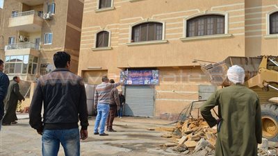 بالصور.. غضب بين أهالي العاشر بعد حملة لإزالة الإشغالات في الشرقية