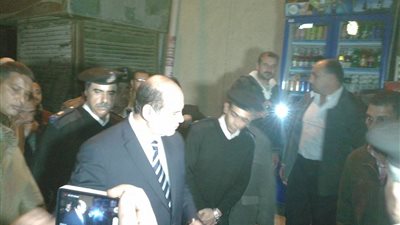 بالصور.. مدير أمن الجيزة يقود حملة ليلية لرفع إشغالات حي العجوزة