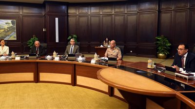 الحكومة تتعاقد مع مكتب استشاري فرنسي لتنفيذ مشروع تطوير سكة حديد أبو قير