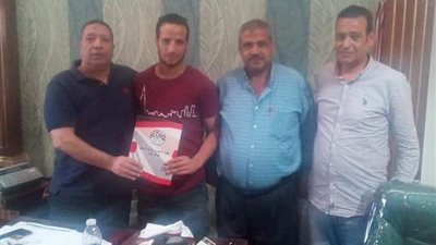 دمنهور يتعاقد مع خميس حسني لاعب وسط الرجاء والاتحاد السكندري السابق