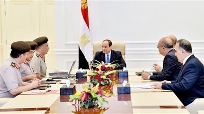 السيسي يتابع الموقف التنفيذي للمشروعات القومية.. يكلف بمواصلة العمل بالعاصمة الإدارية والمدن الجديدة وفق التخطيط الزمني والإنشائي.. يشدد على الالتزام بأحدث المعايير العالمية وتكنولوجيا المدن الذكية