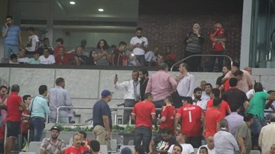 أحمد فهمي في مدرجات إستاد الإسكندرية لمؤازرة الأهلي (فيديو وصور)