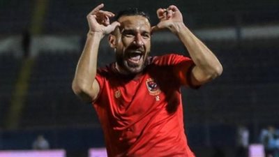 على معلول يحرز الهدف الأول للأهلي في مرمى المقاولون