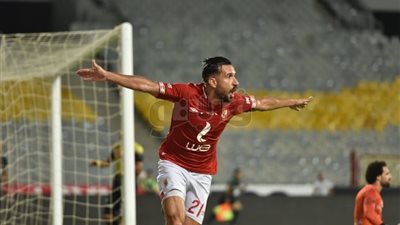 الأهلي يتقدم 0/1 على المقاولون في الشوط الأول