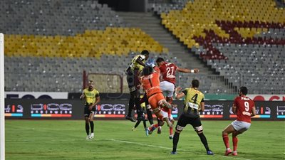 الأهلي يواصل تقدمه على المقاولون 0/1 بعد مرور 60 دقيقة