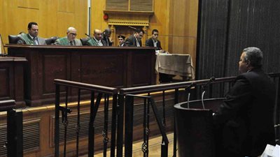 قاضي «سجن بورسعيد» يصحح آية قرآنية للدفاع