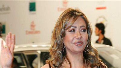 ليلى علوي تحتفل بعيد شقيقتها الصغرى: 