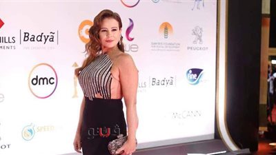 كارول سماحة بإطلالة أنيقة في ثالث أيام مهرجان القاهرة السينمائي