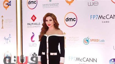 نسرين طافش تتألق بالأبيض والأسود في ثالث أيام مهرجان القاهرة السينمائي الدولي..صور