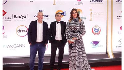 بشرى بإطلالة مميزة بالأبيض والأسود في ثالث أيام مهرجان القاهرة السينمائي| صور