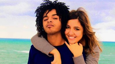 أوكا يهنئ زوجته مي كساب بعامها الـ 38