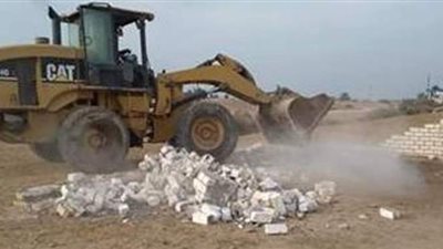 إزالة التعديات عن أراضي قرى القنطرة غرب الزراعية في الإسماعيلية| صور