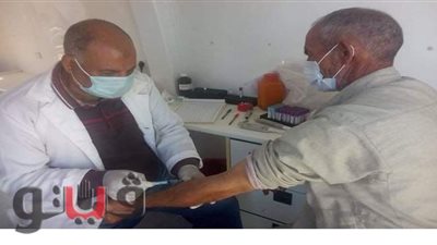 كشف وعلاج بالمجان.. قافلة طبية تفحص 1206 مواطنين ببني سويف