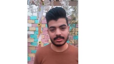 أول تعليق لوالدة بطل فيديو 