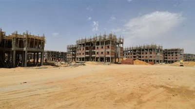 بدء تسليم قطع أراضي 