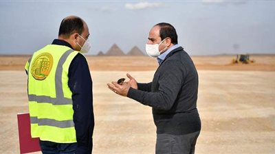 السيسي يتفقد مشروعات الشبكة القومية للطرق والمحاور بالقاهرة والجيزة