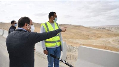 السيسي يؤكد ضرورة الالتزام بالجداول الزمنية للانتهاء من تطوير محاور القاهرة والجيزة