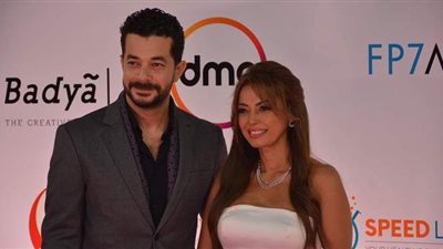 شريف سلامة وزوجته داليا مصطفى على السجادة الحمراء في مهرجان القاهرة السينمائي | صور