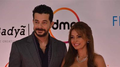 داليا مصطفى بفستان أبيض قصير في رابع أيام مهرجان القاهرة السينمائي الدولي | صور