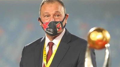 هو الخطيب مزهقش من استلام الكؤوس؟ مصطفى عبده يرد | فيديو