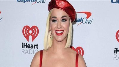 كاتي بيري لا تستطيع النوم وتلجأ لليوجا والتأمل  .. اعرف الحكاية