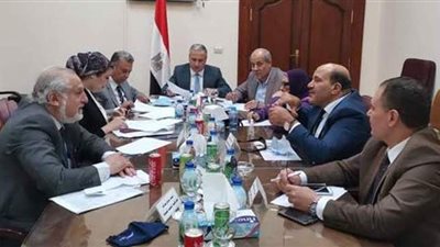 تكريم الصحفيين أعضاء مجلس الشيوخ.. غدا