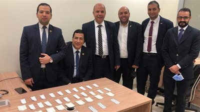 إحباط تهريب أقراص مخدرة بحوزة راكب بمطار القاهرة