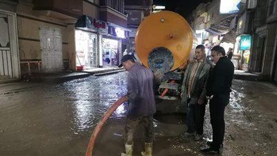 محافظ كفر الشيخ يتابع رفع مياه الأمطار | صور