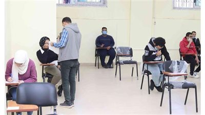 رئيس جامعة جنوب الوادي: نطبق الإجراءات الاحترازية بشدة في امتحانات الميدترم | صور