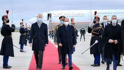 برنامج السيسي في باريس.. يستهل نشاطه بلقاء وزير الخارجية الفرنسي.. يلتقي ماكرون غدا.. وأزمات المنطقة وشرق المتوسط أبرز الملفات