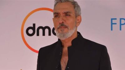 إطلالة مميزة للفنان فراس سعيد في خامس أيام مهرجان القاهرة السينمائي الدولي | صور