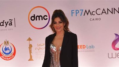 إنجي المقدم بإطلالة جريئة في خامس أيام مهرجان القاهرة السينمائي الدولي | صور