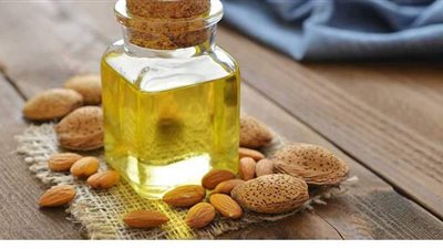 فوائد زيت اللوز الحلو لجمال بشرتك