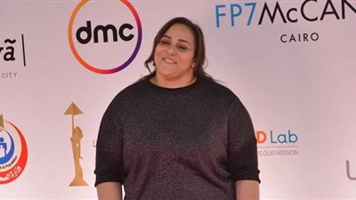 نهلة رمضان بطلة رفع الأثقال تتألق  على ريد كاربت مهرجان القاهرة السينمائي | صور