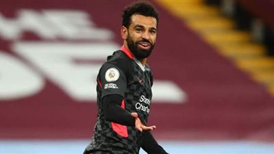 محمد صلاح يتفوق على كريستيانو رونالدو برقم قياسي جديد