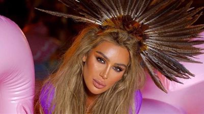 مايا دياب بإطلالة غريبة في أحدث ظهور لها | صور