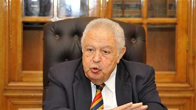 تجاوز في حقه.. أمين شرطة يحرر محضرًا ضد رجائي عطية نقيب المحامين