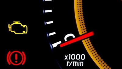 8 أسباب وراء إضاءة لمبة المحرك بتابلوه السيارة