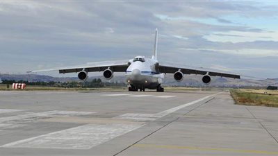 على متنها 250 راكبًا.. هبوط طائرة قادمة من روسيا بمطار جون كينيدي بعد تهديد بوجود قنبلة